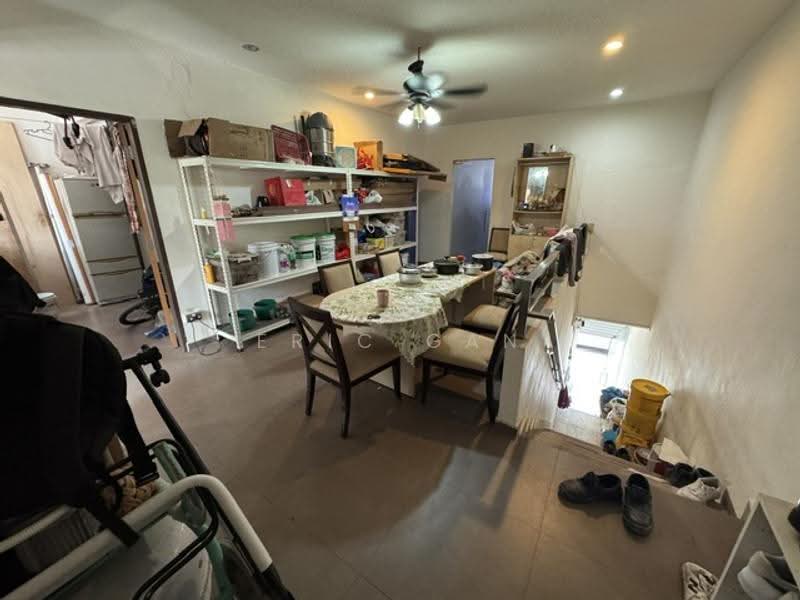 Sembawang Hills Estate, Sembawang Hills Estate, Ang Mo Kio / Bishan / Thomson, 2,712 sqft, Shop / Shophouse For Sale, by Eric Gan, 500283572 - Residential Unit - 2nd floor - CommercialGuru.com.sg