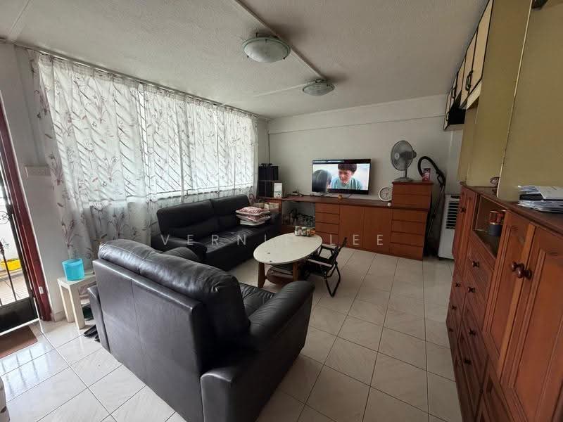 686 Hougang Street 61, 686 Hougang Street 61, Hougang / Punggol / Sengkang, Room Rental, 150 sqft, HDB Flat For Rent, by Vernie Lee, 500283581 - Living Room - PropertyGuru.com.sg