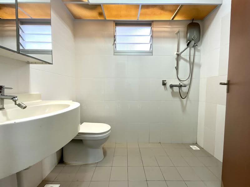 810B Choa Chu Kang Avenue 7, 810B Choa Chu Kang Avenue 7, Dairy Farm / Bukit Panjang / Choa Chu Kang, 3 Bedrooms, 1,216 sqft, HDB Flat For Rent, by Syahir ., 500283592 - Bathroom - PropertyGuru.com.sg