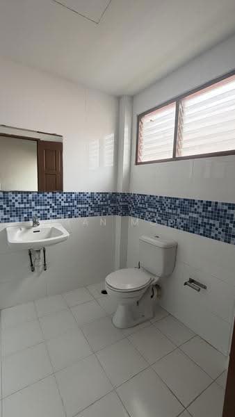 Springleaf, Ang Mo Kio / Bishan / Thomson, 4 Bedrooms, 3,500 sqft, Semi-Detached House For Rent, by Alan Moo, 500283602 - Bathroom - PropertyGuru.com.sg