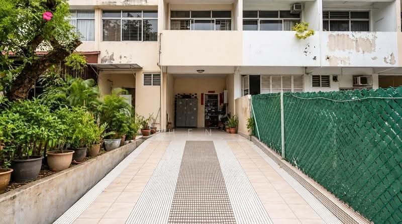 Wide Variety of Terraced House, Tanglin / Holland / Bukit Timah, 3 Bedrooms, 1,830 sqft, Terraced House For Sale, by CHEN ., 500283614 - Exterior - PropertyGuru.com.sg