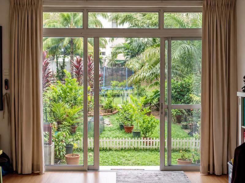 Wide Variety of Terraced House, Tanglin / Holland / Bukit Timah, 3 Bedrooms, 1,830 sqft, Terraced House For Sale, by CHEN ., 500283614 - Garden - PropertyGuru.com.sg
