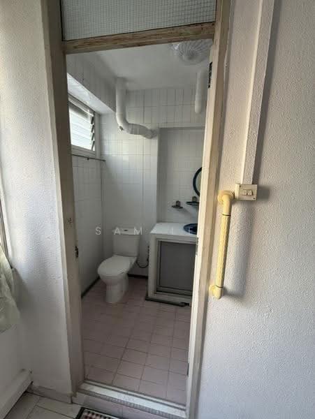 122 Teck Whye Lane, 122 Teck Whye Lane, Dairy Farm / Bukit Panjang / Choa Chu Kang, 3 Bedrooms, 1,141 sqft, HDB Flat For Sale, by Sam Lee, 500283667 - Bathroom - PropertyGuru.com.sg