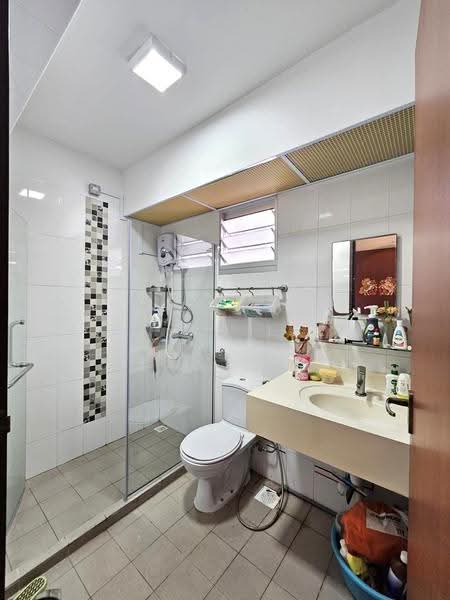 488D Choa Chu Kang Avenue 5, 488D Choa Chu Kang Avenue 5, Dairy Farm / Bukit Panjang / Choa Chu Kang, 3 Bedrooms, 1,216 sqft, HDB Flat For Sale, by David Lee, 500283687 - Bathroom - PropertyGuru.com.sg