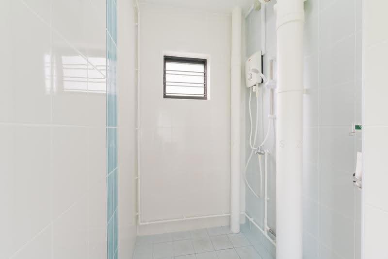 832 Woodlands Street 83, 832 Woodlands Street 83, Admiralty / Woodlands, 4 Bedrooms, 1,582 sqft, HDB Flat For Sale, by Athalia Soon Sze Yin, 500283699 - Bathroom - PropertyGuru.com.sg
