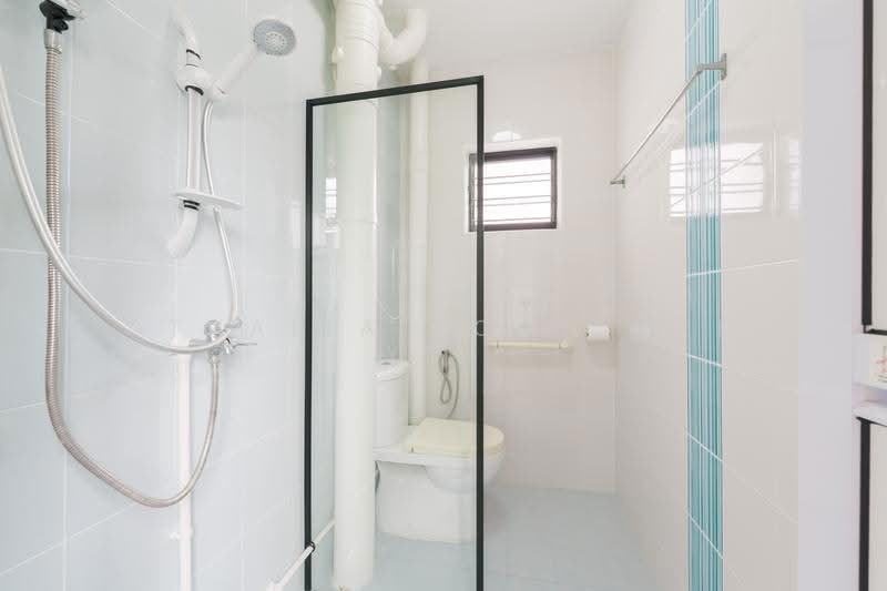 832 Woodlands Street 83, 832 Woodlands Street 83, Admiralty / Woodlands, 4 Bedrooms, 1,582 sqft, HDB Flat For Sale, by Athalia Soon Sze Yin, 500283699 - Bathroom - PropertyGuru.com.sg