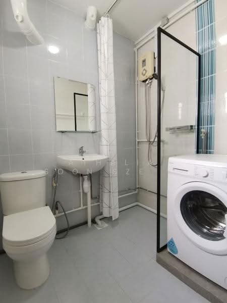 832 Woodlands Street 83, 832 Woodlands Street 83, Admiralty / Woodlands, 4 Bedrooms, 1,582 sqft, HDB Flat For Sale, by Athalia Soon Sze Yin, 500283699 - Bathroom - PropertyGuru.com.sg