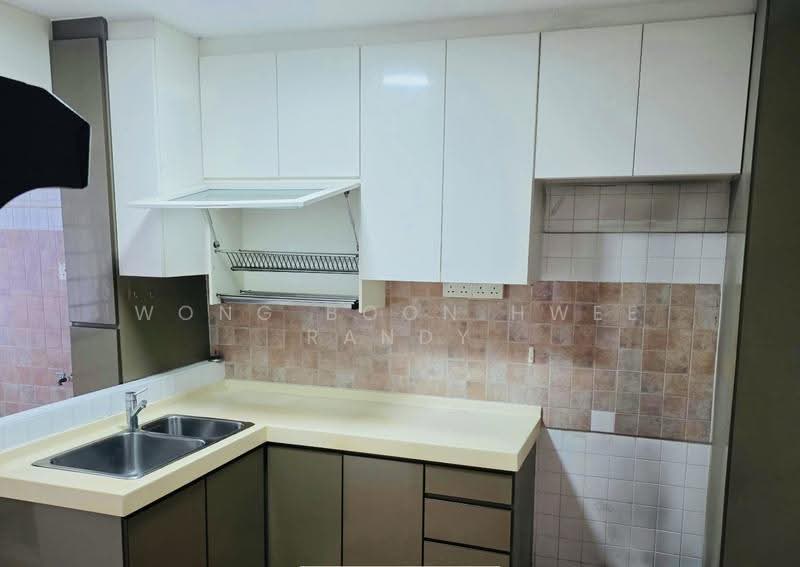 122 Bukit Batok Central, 122 Bukit Batok Central, Dairy Farm / Bukit Panjang / Choa Chu Kang, 4 Bedrooms, 1,615 sqft, HDB Flat For Sale, by Wong Boon Hwee Randy, 500283728 - Kitchen - PropertyGuru.com.sg