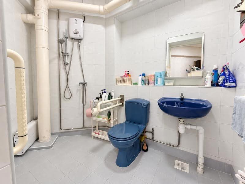 228B Compassvale Walk, 228B Compassvale Walk, Hougang / Punggol / Sengkang, 3 Bedrooms, 1,098 sqft, HDB Flat For Sale, by Jasmine Giam, 500283737 - Bathroom - PropertyGuru.com.sg