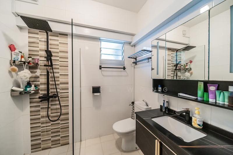 409A Northshore Drive, 409A Northshore Drive, Hougang / Punggol / Sengkang, 3 Bedrooms, 1,205 sqft, HDB Flat For Sale, by Daniel Wong, 500283743 - Bathroom - PropertyGuru.com.sg