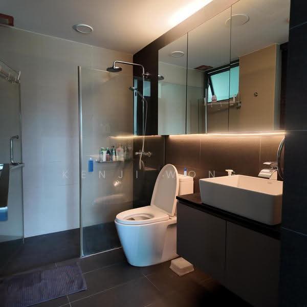 Stratford Court, 41A Bedok Ria Crescent, Bedok / Upper East Coast, 2 Bedrooms, 915 sqft, Condominium For Rent, by Kenji Wong, 500283744 - Bathroom - PropertyGuru.com.sg