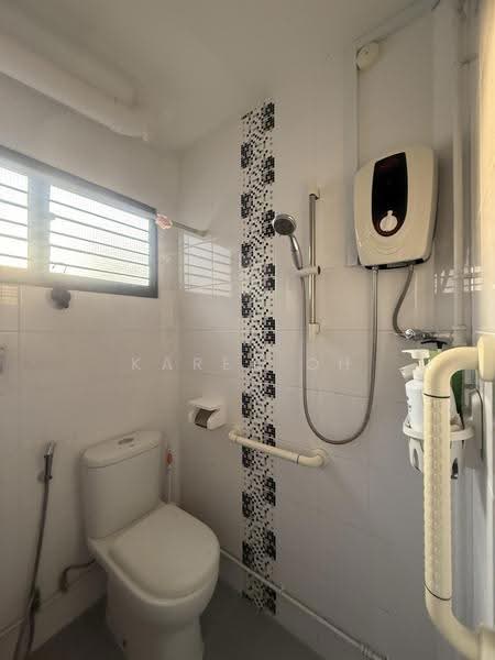47 Teban Gardens Road, 47 Teban Gardens Road, Boon Lay / Jurong / Tuas, Room Rental, 100 sqft, HDB Flat For Rent, by Karen Oh, 500283751 - Bathroom - PropertyGuru.com.sg