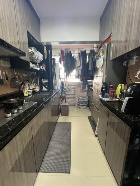 30 Margaret Drive, 30 Margaret Drive, Alexandra / Commonwealth, 2 Bedrooms, 668 sqft, HDB Flat For Sale, by Ruzaini Ghazali (Zai), 500283764 - Kitchen - PropertyGuru.com.sg
