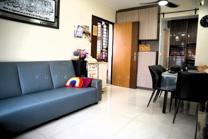30 Margaret Drive, 30 Margaret Drive, Alexandra / Commonwealth, 2 Bedrooms, 668 sqft, HDB Flat For Sale, by Ruzaini Ghazali (Zai), 500283764 - Living Room - PropertyGuru.com.sg