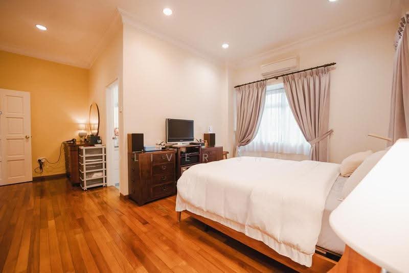 Seletar Hill HUGE & SPACIOUS Semi-D, Jalan Redop, Seletar / Yio Chu Kang, 5 Bedrooms, 4,000 sqft, Semi-Detached House For Sale, by Oliver Sho, 500283777 - Bedroom - PropertyGuru.com.sg