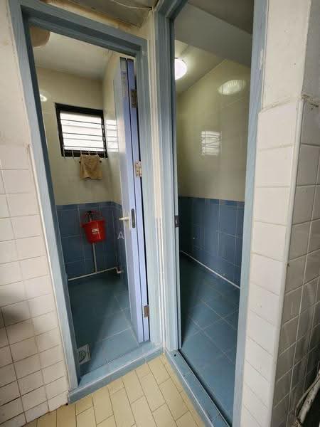 130 Marsiling Rise, 130 Marsiling Rise, Admiralty / Woodlands, 2 Bedrooms, 740 sqft, HDB Flat For Rent, by Abu ., 500283789 - Bathroom - PropertyGuru.com.sg