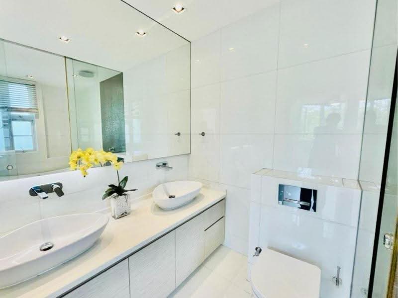 Watten Estate | RGPS | NYPS | Reno in 2022, Watten, Greenwood, Hillcrest, Shelford, Newton / Novena, 5 Bedrooms, 4,200 sqft, Semi-Detached House For Sale, by Ang Teck Kuan (Teck), 500283815 - Bathroom - PropertyGuru.com.sg