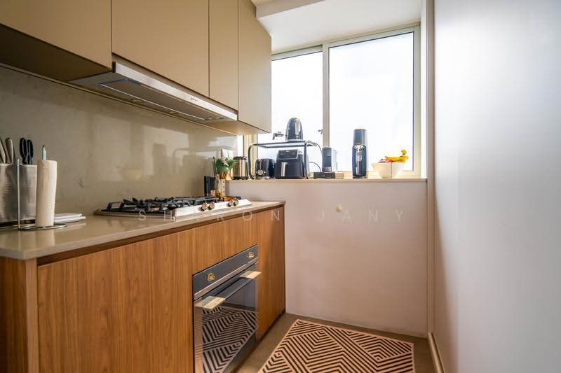 The Regency at Tiong Bahru, 38 Chay Yan Street, Alexandra / Commonwealth, 3 Bedrooms, 1,281 sqft, Condominium For Sale, by Sharon Jany, 500283816 - Kitchen - PropertyGuru.com.sg