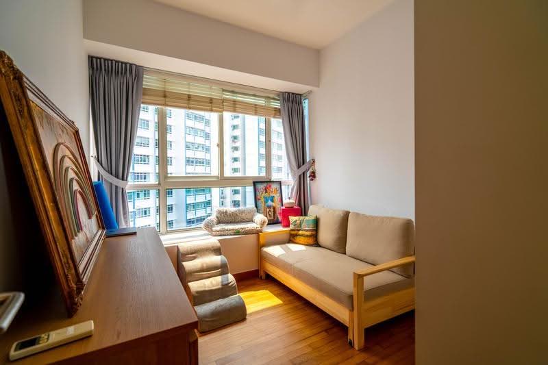 The Regency at Tiong Bahru, 38 Chay Yan Street, Alexandra / Commonwealth, 3 Bedrooms, 1,281 sqft, Condominium For Sale, by Sharon Jany, 500283816 - Living Room - PropertyGuru.com.sg