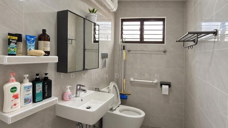 223 Choa Chu Kang Central, 223 Choa Chu Kang Central, Dairy Farm / Bukit Panjang / Choa Chu Kang, Room Rental, 100 sqft, HDB Flat For Rent, by Edmund Tan, 500283828 - Bathroom - PropertyGuru.com.sg
