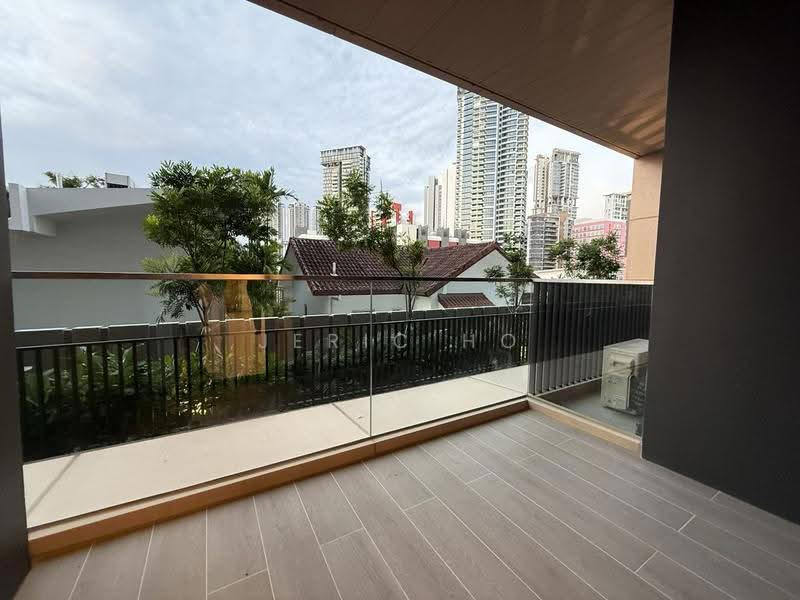 Peak Residence, 337 Thomson Road, Newton / Novena, 2 Bedrooms, 775 sqft, Condominium For Rent, by Jeric Ho, 500283830 - Balcony - PropertyGuru.com.sg