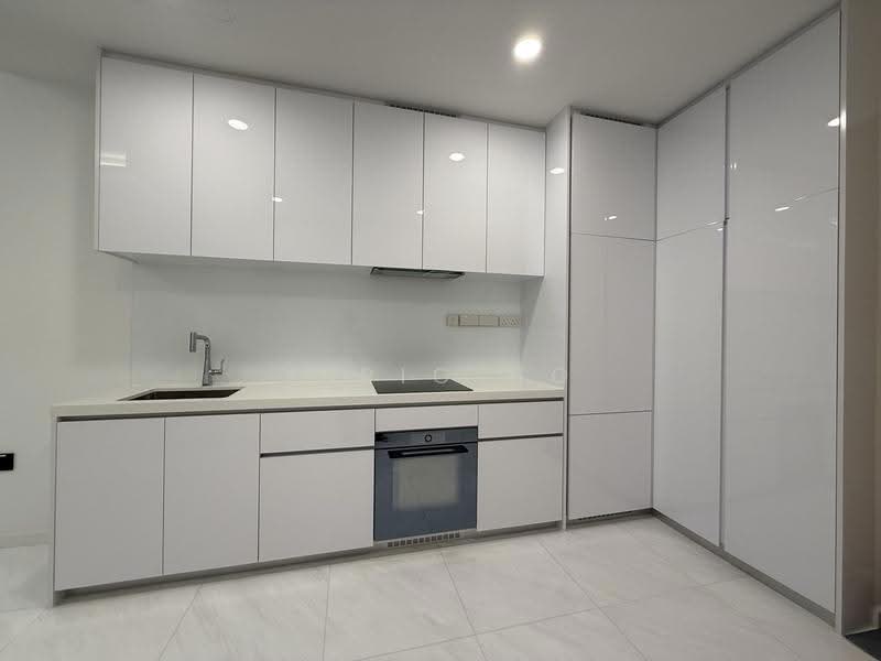 Peak Residence, 337 Thomson Road, Newton / Novena, 2 Bedrooms, 775 sqft, Condominium For Rent, by Jeric Ho, 500283830 - Kitchen - PropertyGuru.com.sg