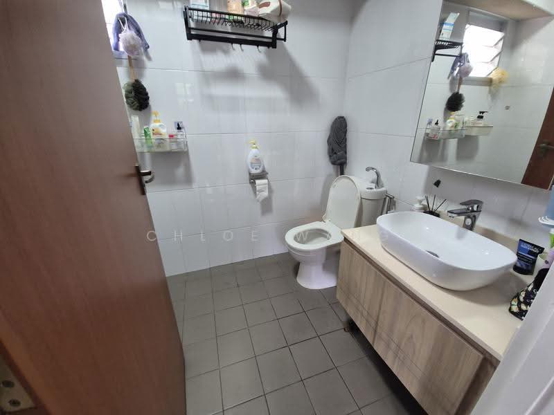 362A Sembawang Crescent, 362A Sembawang Crescent, Sembawang / Yishun, 3 Bedrooms, 1,001 sqft, HDB Flat For Sale, by Chloe Wang, 500283831 - Bathroom - PropertyGuru.com.sg