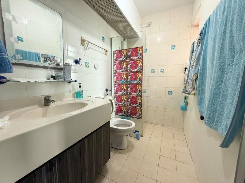 271C Sengkang Central, 271C Sengkang Central, Hougang / Punggol / Sengkang, 3 Bedrooms, 93 sqft, HDB Flat For Sale, by Melissa Hoo, 500283834 - Master Bathroom - PropertyGuru.com.sg