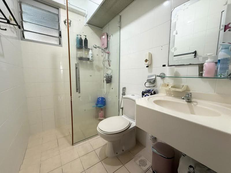 271C Sengkang Central, 271C Sengkang Central, Hougang / Punggol / Sengkang, 3 Bedrooms, 93 sqft, HDB Flat For Sale, by Melissa Hoo, 500283834 - Common Bathroom - PropertyGuru.com.sg