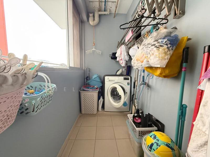 271C Sengkang Central, 271C Sengkang Central, Hougang / Punggol / Sengkang, 3 Bedrooms, 93 sqft, HDB Flat For Sale, by Melissa Hoo, 500283834 - Service Yard - PropertyGuru.com.sg
