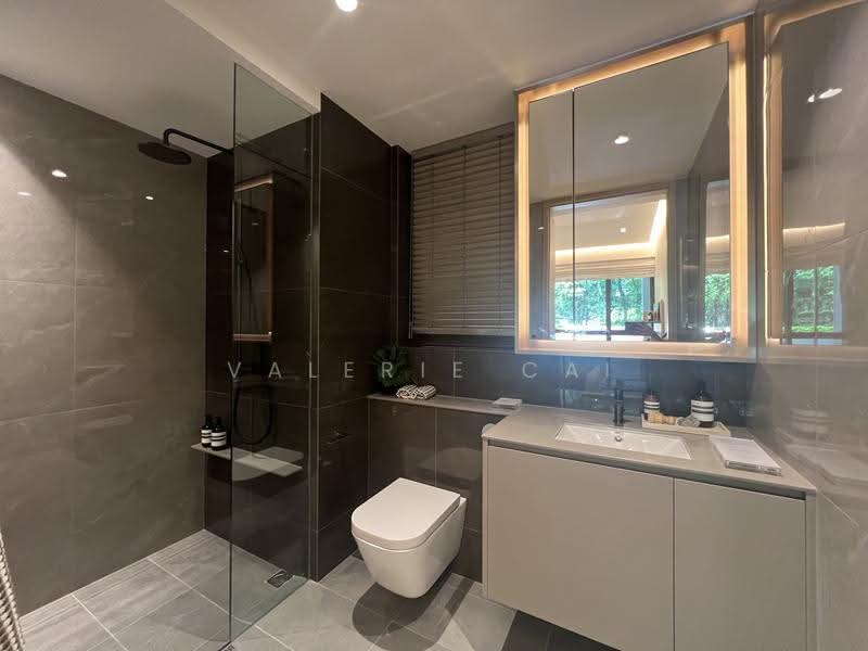 Pinetree Hill, 30 Pine Grove, Clementi Park / Upper Bukit Timah, 4 Bedrooms, 1,216 sqft, Condominium For Rent, by Valerie Cai, 500283853 - Bathroom - PropertyGuru.com.sg