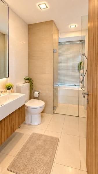 Trevista, 23 Lorong 3 Toa Payoh, Balestier / Toa Payoh, 3 Bedrooms, 1,281 sqft, Condominium For Sale, by Jason Chew, 500283855 - Bathroom - PropertyGuru.com.sg