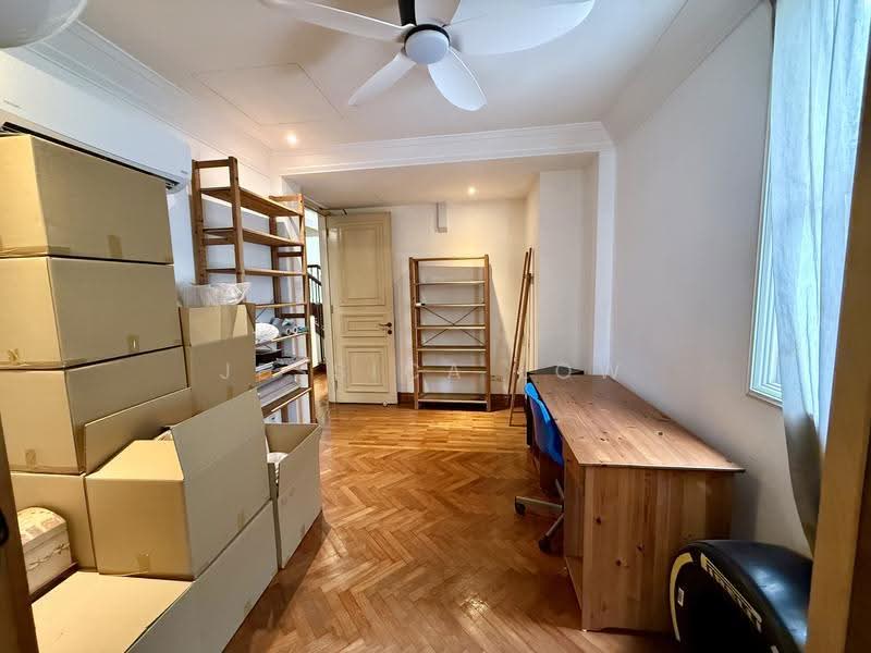Holland Grove, Holland Grove View, Tanglin / Holland / Bukit Timah, 5 Bedrooms, 3,700 sqft, Detached House For Rent, by Jessica Low, 500283862 - Study - PropertyGuru.com.sg
