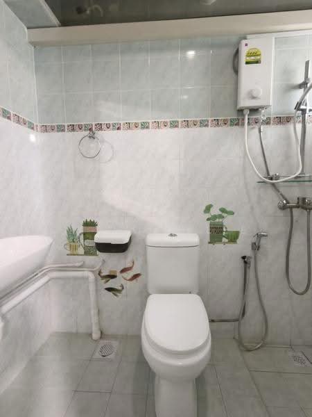 394 Bukit Batok West Avenue 5, 394 Bukit Batok West Avenue 5, Dairy Farm / Bukit Panjang / Choa Chu Kang, Room Rental, 150 sqft, HDB Flat For Rent, by Anthony Lee, 500283863 - Bathroom - PropertyGuru.com.sg