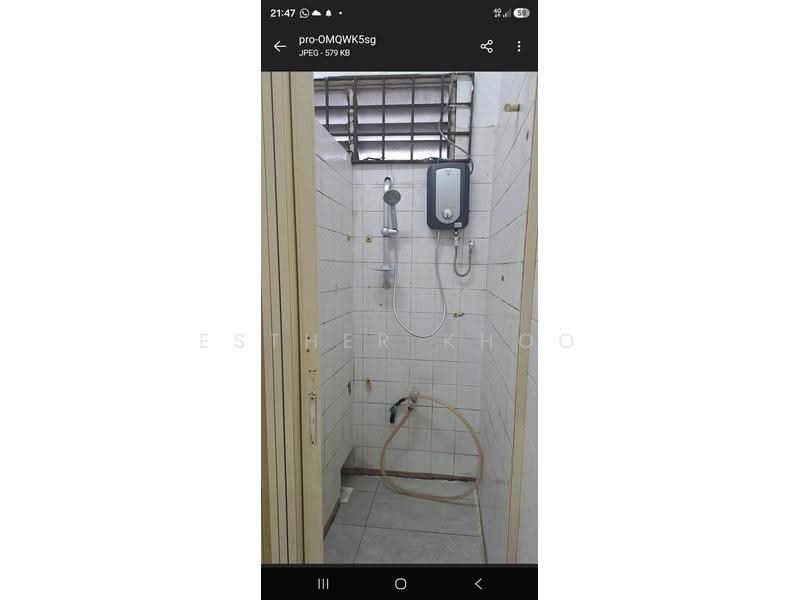 Jalan selaseh, Jalan Selaseh, Seletar / Yio Chu Kang, 3 Bedrooms, 1,600 sqft, Shophouse For Rent, by Esther Khoo, 500283870 - Bathroom - PropertyGuru.com.sg