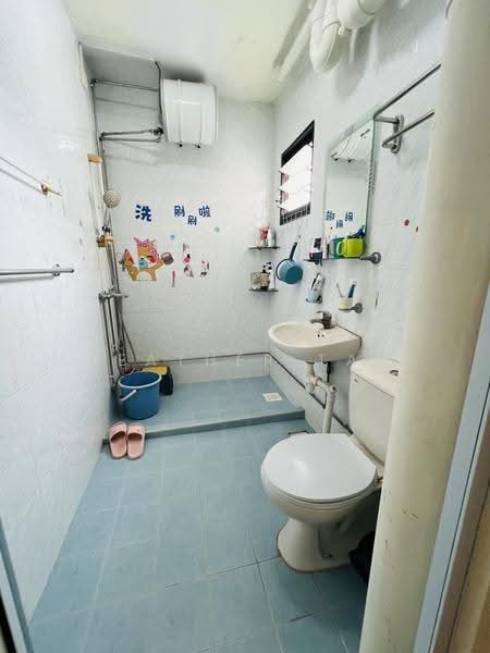 654C Jurong West Street 61, 654C Jurong West Street 61, Boon Lay / Jurong / Tuas, 3 Bedrooms, 1,184 sqft, HDB Flat For Sale, by Heather Tan, 500283884 - Bathroom - PropertyGuru.com.sg