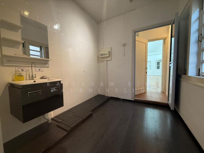 Trengganu Street, Trengganu Street, Chinatown / Tanjong Pagar, 785 sqft, Office For Rent, by Kailasam S/O Palanivellu, 500283899 - Bathroom - CommercialGuru.com.sg
