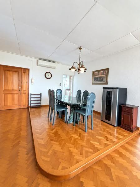 Goldhill Towers, 38 Goldhill Avenue, Newton / Novena, 3 Bedrooms, 1,550 sqft, Apartment For Sale, by Jas Ng, 500283900 - Dining Room - PropertyGuru.com.sg