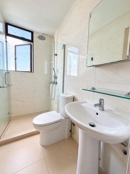 Goldhill Towers, 38 Goldhill Avenue, Newton / Novena, 3 Bedrooms, 1,550 sqft, Apartment For Sale, by Jas Ng, 500283900 - Bathroom - PropertyGuru.com.sg