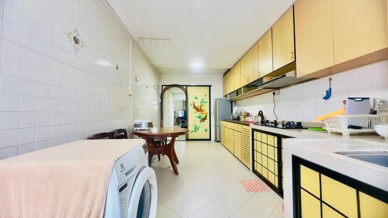303 Jurong East Street 32, 303 Jurong East Street 32, Boon Lay / Jurong / Tuas, 2 Bedrooms, 882 sqft, HDB Flat For Sale, by TAN POH KHIT, BILLY SUPHAKHIT, 500283907 - Kitchen - PropertyGuru.com.sg