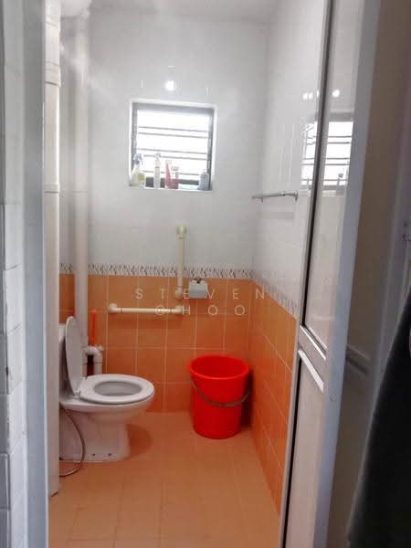 260 Bukit Batok East Avenue 4, 260 Bukit Batok East Avenue 4, Dairy Farm / Bukit Panjang / Choa Chu Kang, Room Rental, 120 sqft, HDB Flat For Rent, by Steven Choo, 500283919 - Bathroom - PropertyGuru.com.sg