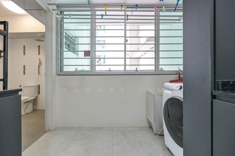 420 Clementi Avenue 1, 420 Clementi Avenue 1, Buona Vista / West Coast / Clementi New Town, 3 Bedrooms, 1,033 sqft, HDB Flat For Sale, by Thomas Lim, 500283928 - Bathroom - PropertyGuru.com.sg