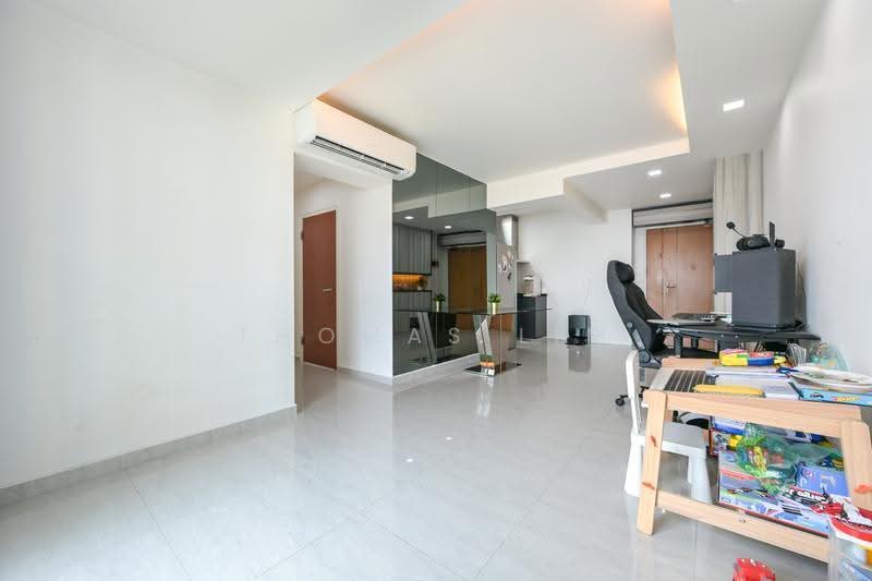 420 Clementi Avenue 1, 420 Clementi Avenue 1, Buona Vista / West Coast / Clementi New Town, 3 Bedrooms, 1,033 sqft, HDB Flat For Sale, by Thomas Lim, 500283928 - Living Room - PropertyGuru.com.sg