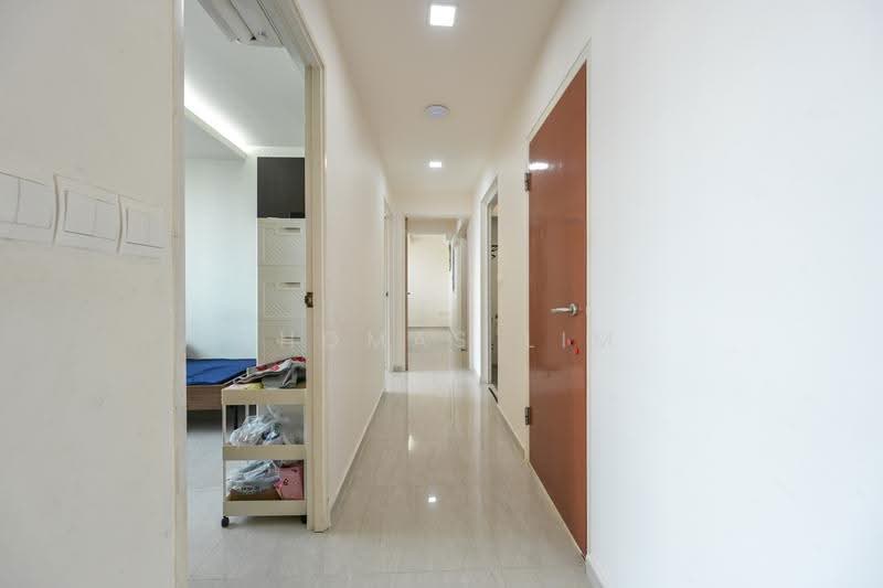 420 Clementi Avenue 1, 420 Clementi Avenue 1, Buona Vista / West Coast / Clementi New Town, 3 Bedrooms, 1,033 sqft, HDB Flat For Sale, by Thomas Lim, 500283928 - Corridor - PropertyGuru.com.sg