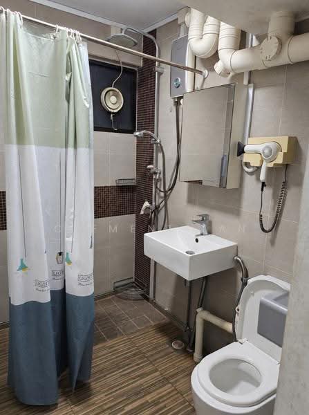 113 Depot Road, 113 Depot Road, Harbourfront / Telok Blangah, 3 Bedrooms, 1,259 sqft, HDB Flat For Rent, by Clement Tan, 500283931 - Common Bathroom - PropertyGuru.com.sg
