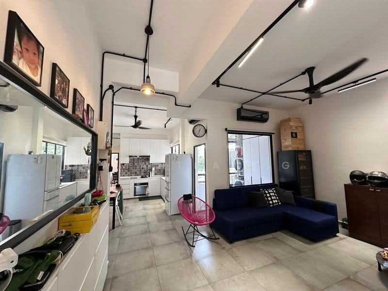 372 East Coast Road, East Coast / Marine Parade, 3 Bedrooms, 1,194 sqft, Walk-up Apartment For Rent, by Samantha Ang, 500283938 - Living Room - PropertyGuru.com.sg