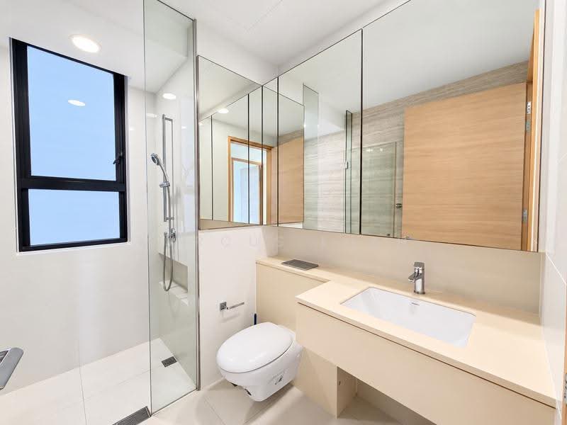 d'Leedon (Former Farrer Court), 13 Leedon Heights, Tanglin / Holland / Bukit Timah, 3 Bedrooms, 1,345 sqft, Condominium For Sale, by Marcus Luah, 500283950 - Common Bathroom - PropertyGuru.com.sg
