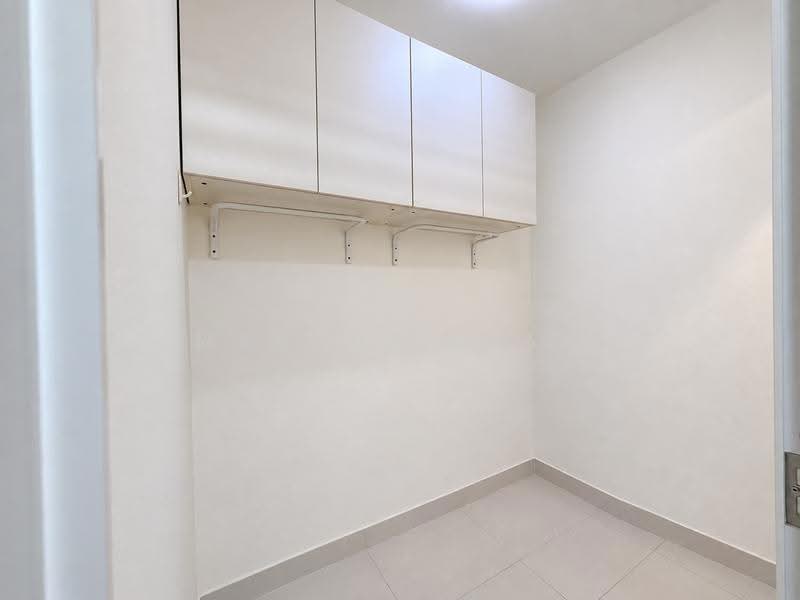 d'Leedon (Former Farrer Court), 13 Leedon Heights, Tanglin / Holland / Bukit Timah, 3 Bedrooms, 1,345 sqft, Condominium For Rent, by Marcus Luah, 500283968 - Storage / Helpers Room - PropertyGuru.com.sg