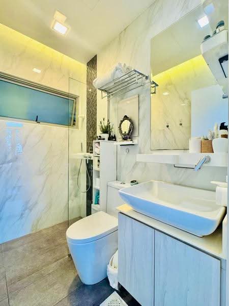 Venezio, 488 Upper East Coast Road, Bedok / Upper East Coast, 2 Bedrooms, 1,227 sqft, Apartment For Sale, by Vanessa Terk, 500283978 - Bathroom - PropertyGuru.com.sg