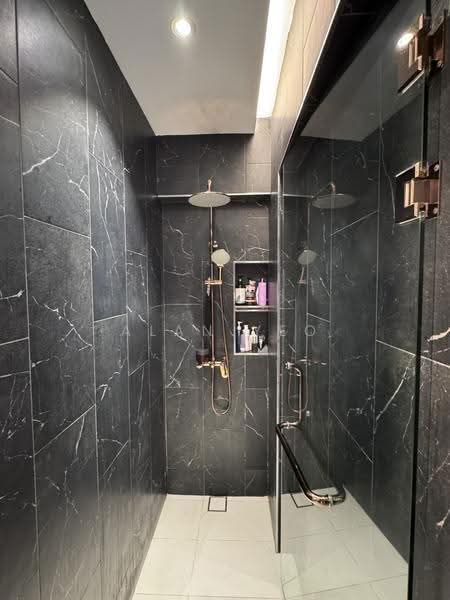455 Hougang Avenue 10, 455 Hougang Avenue 10, Hougang / Punggol / Sengkang, 4 Bedrooms, 1,572 sqft, HDB Flat For Sale, by Alan Yeo, 500283985 - Bathroom - PropertyGuru.com.sg